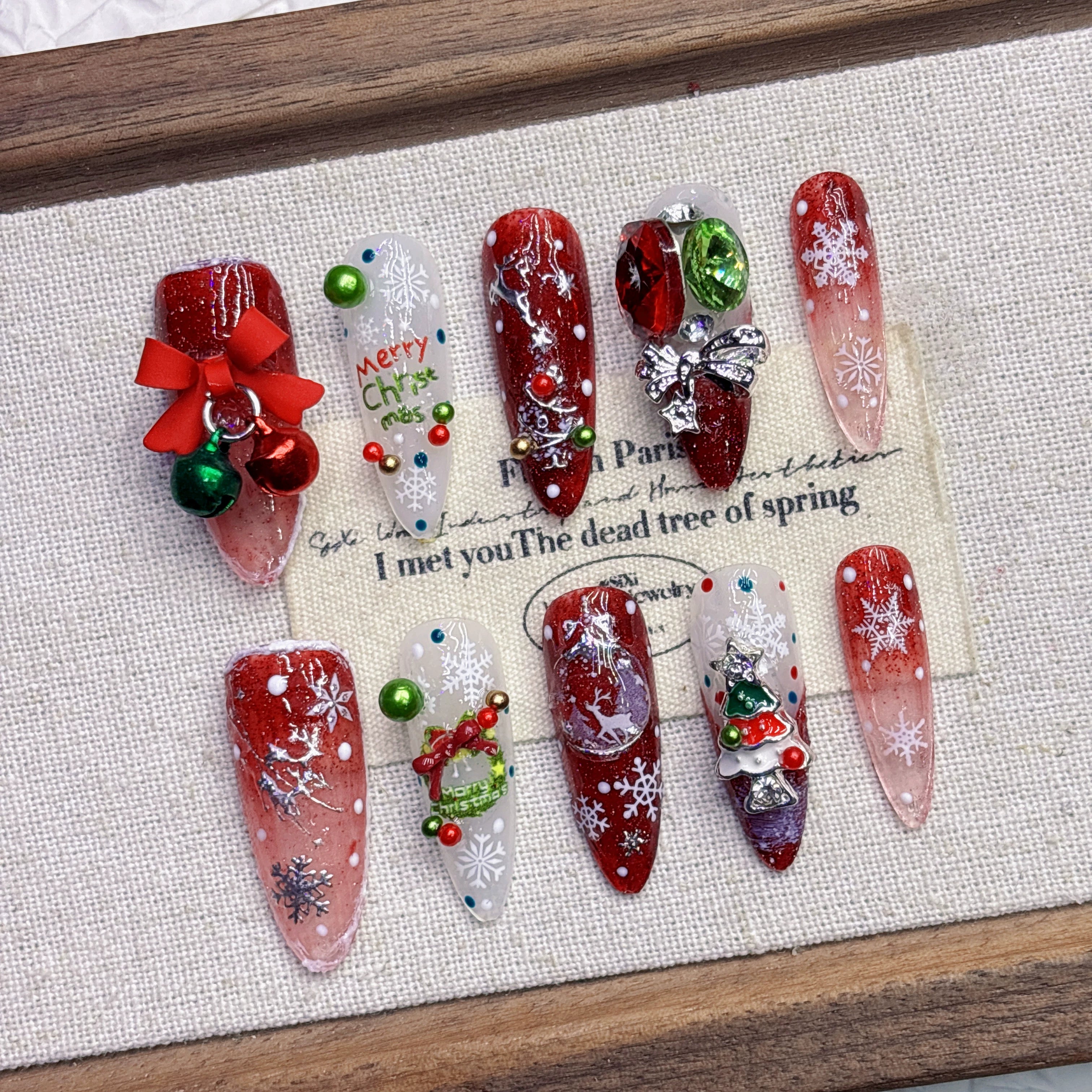 Christmas Tree Cat Eye Red Press-on Nails | Nayanazara